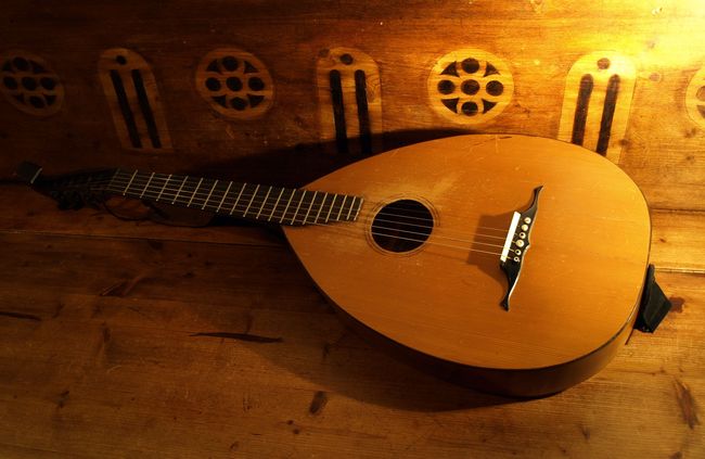 Gitarrenlaute